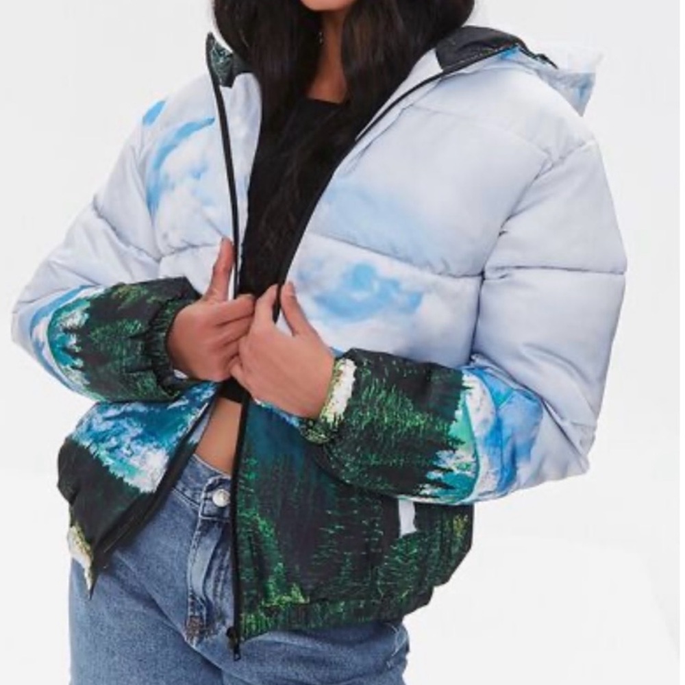 NWT FOREVER 21 Women’s Landscape Puffer Jacket